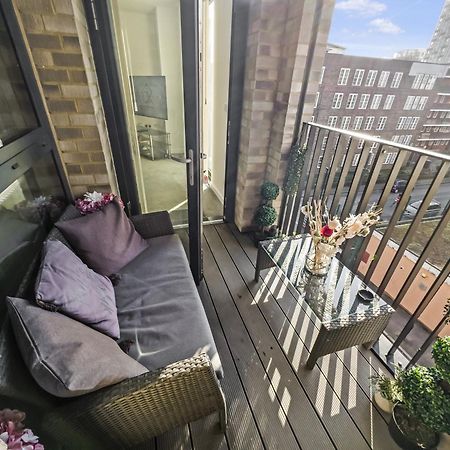 Greenwich Apartment With A River View & Balcony Near The 02 Arena & North Greenwich With Free Wifi & Fast Links Into Central London Eksteriør billede