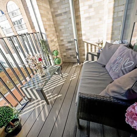 Greenwich Apartment With A River View & Balcony Near The 02 Arena & North Greenwich With Free Wifi & Fast Links Into Central London Eksteriør billede