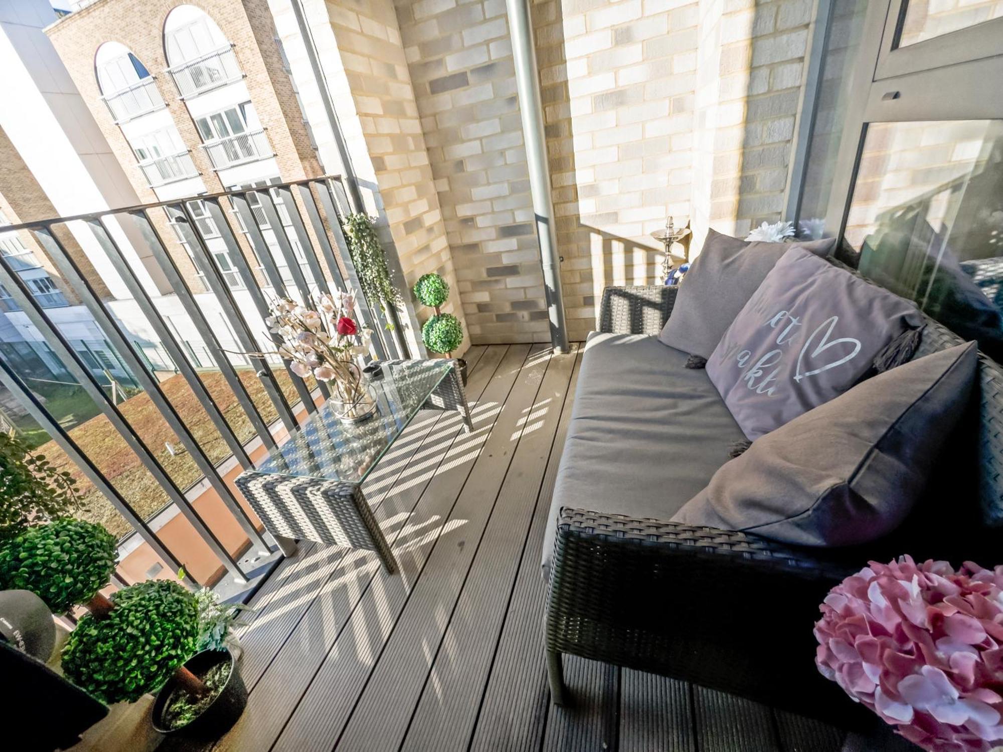 Greenwich Apartment With A River View & Balcony Near The 02 Arena & North Greenwich With Free Wifi & Fast Links Into Central London Eksteriør billede