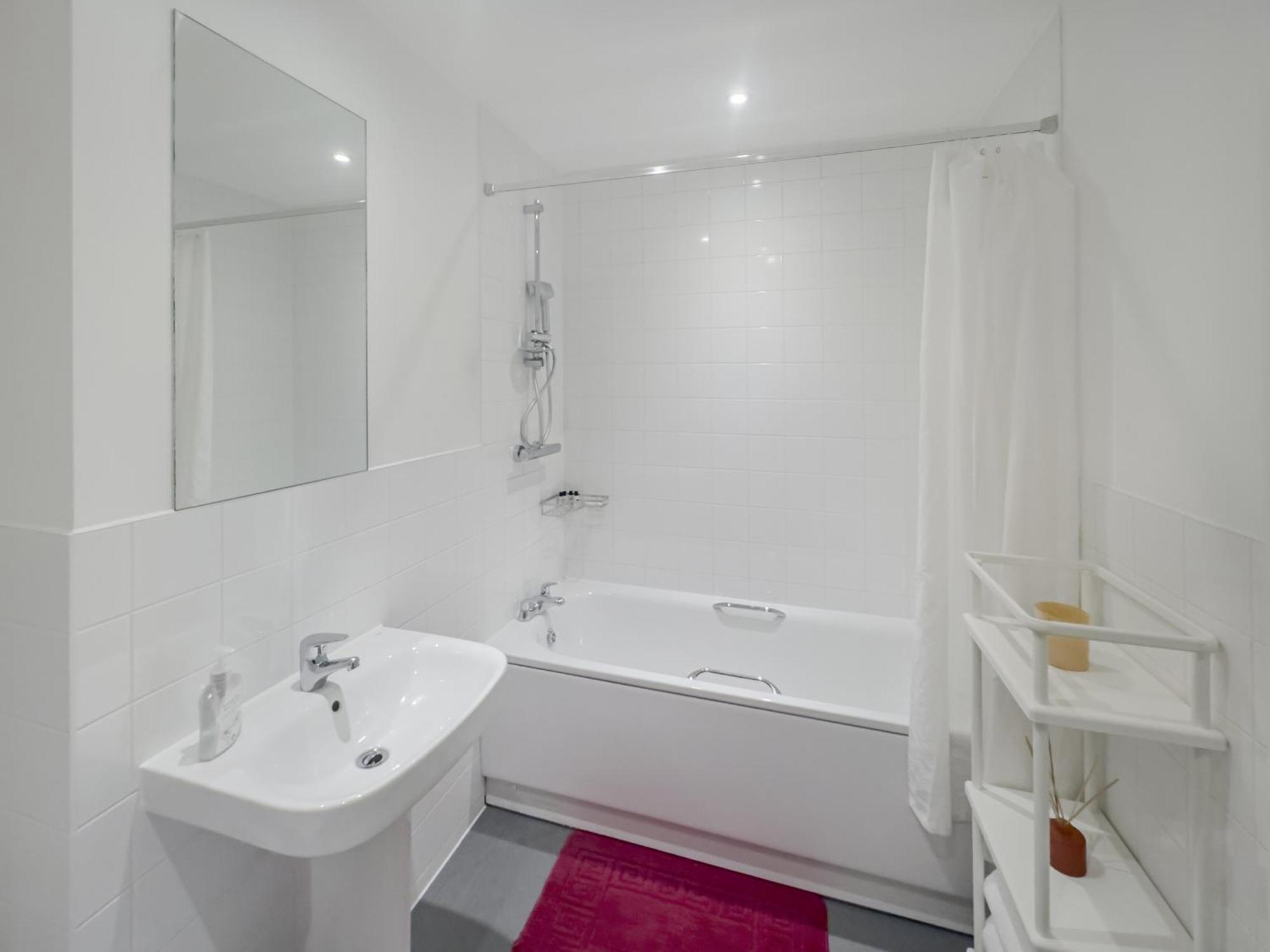 Greenwich Apartment With A River View & Balcony Near The 02 Arena & North Greenwich With Free Wifi & Fast Links Into Central London Eksteriør billede