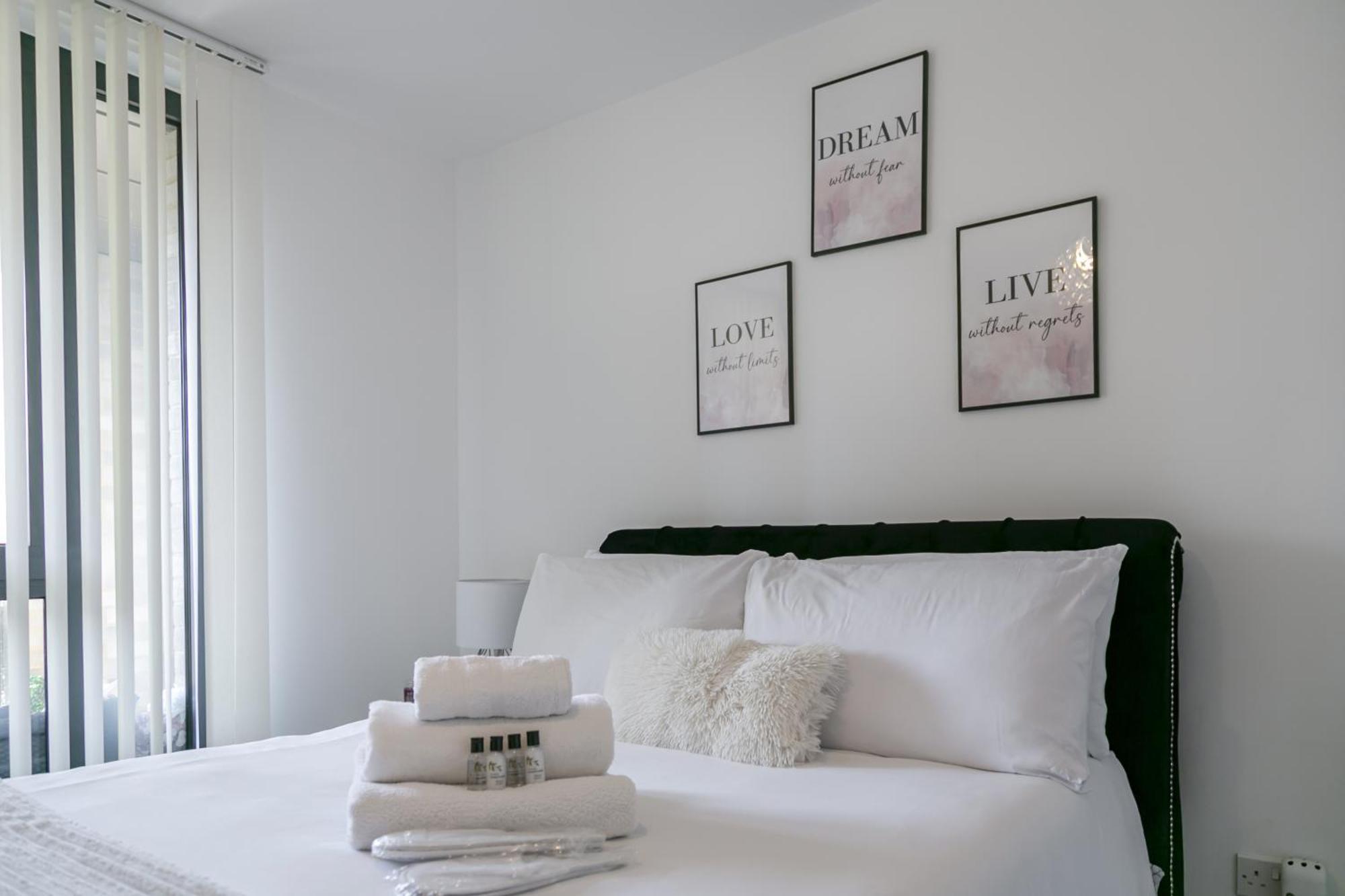 Greenwich Apartment With A River View & Balcony Near The 02 Arena & North Greenwich With Free Wifi & Fast Links Into Central London Eksteriør billede